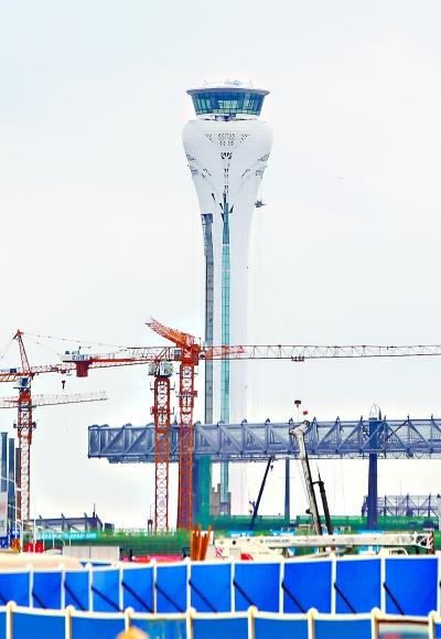 武汉天河机场新塔台外立面装修基本完工