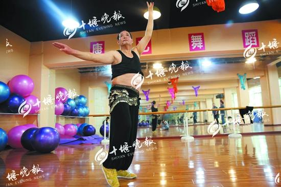 練習(xí)了近一年時間，何繼先的動作已十分標(biāo)準(zhǔn)