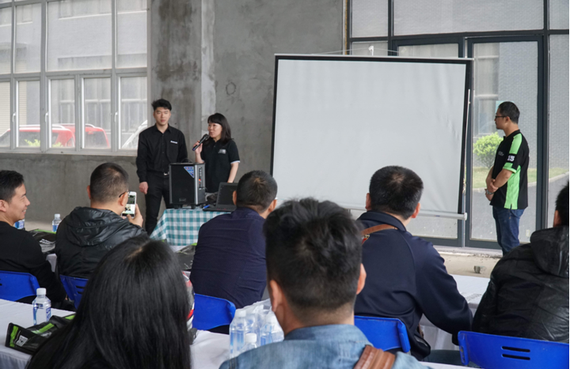 川崎赛道培训武汉站 摩托车爱好者的狂欢_武汉