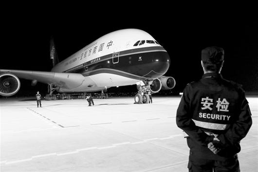 空客A380检验天河机场第二跑道“成色”