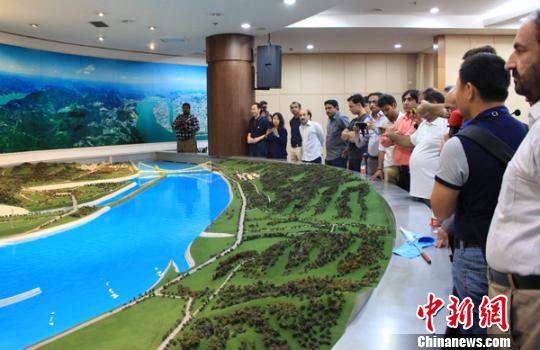 巴基斯坦媒体团参观长江三峡工程展览馆 马榕 摄
