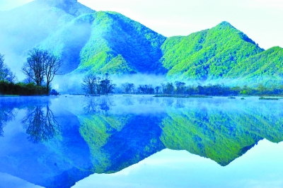 神农架大九湖高山湿地风光。新华社图