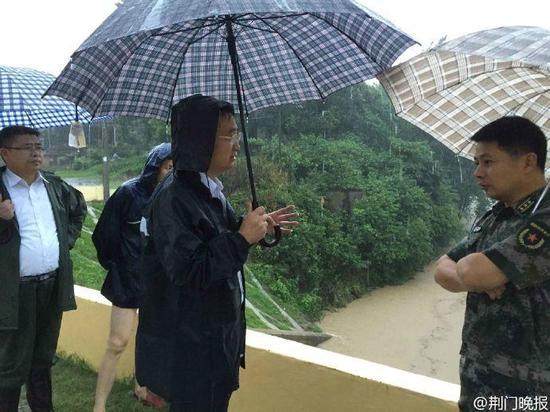 荆门马良镇突降暴雨 县委书记县长紧急赶赴现场