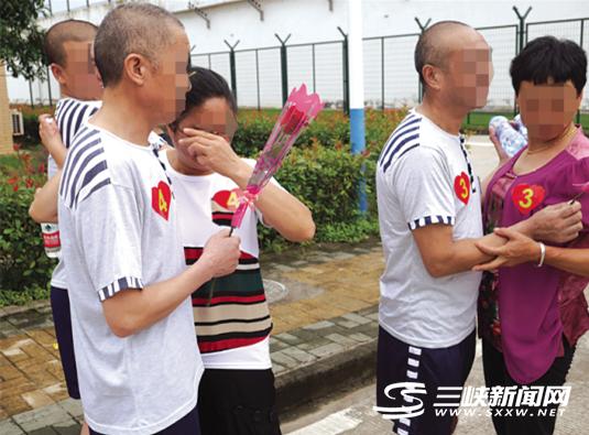 执手相看泪眼,无语凝噎。