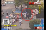 監(jiān)拍：騙子秀演技聯(lián)手演戲 警察整體端窩