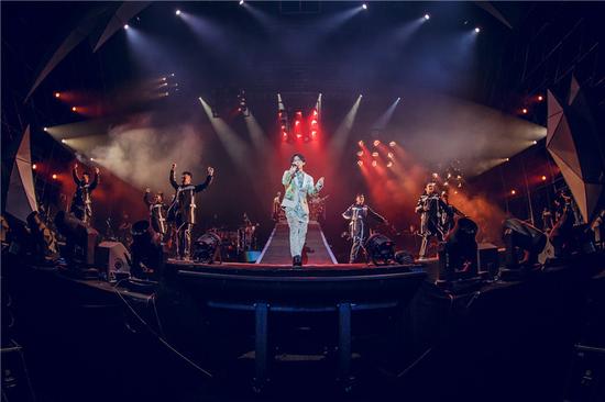 今天武汉是谁的演唱会图片