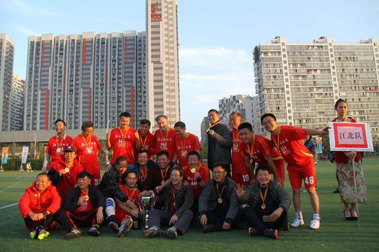 艺术与足球也能碰撞 湖北艺术家足球比赛冷军