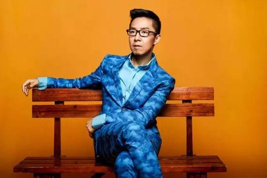 【孙伯纶】中国男歌手，第七届台湾超级星光大道亚军，中国好声音第四季全国十强。