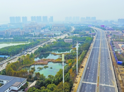连接三环线与青郑高速的青菱高架。