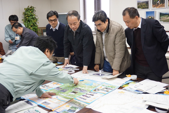 　　2016年11月15日，省政协委员曾支农博士陪同省水利勘察设计院专家赴日本考察城乡结合部洪水防涝、农业灌溉设施， 洽谈合作。