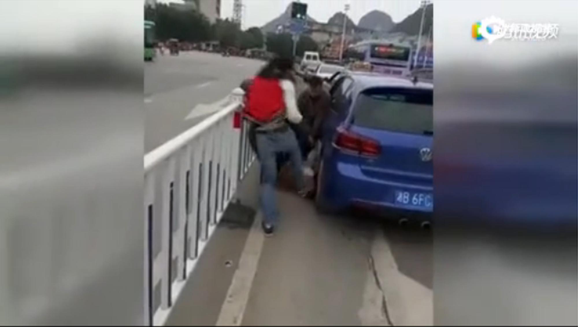 奔馳變道被大眾車主暴打 你為啥沒有素質(zhì)