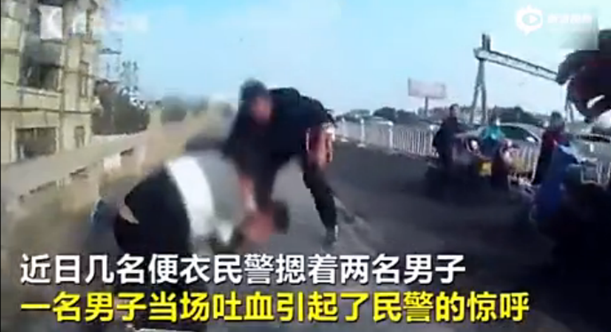 身患艾滋病扒手被抓 竟咬破舌頭吐血嚇民警