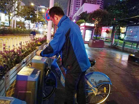 武汉公共自行车实行24小时运营