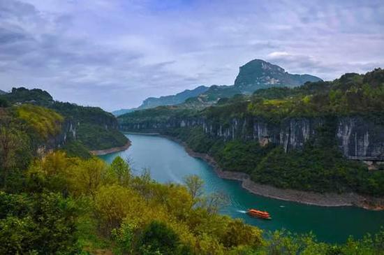 恩施青云崖休闲度假旅游区签约仪式隆重举行