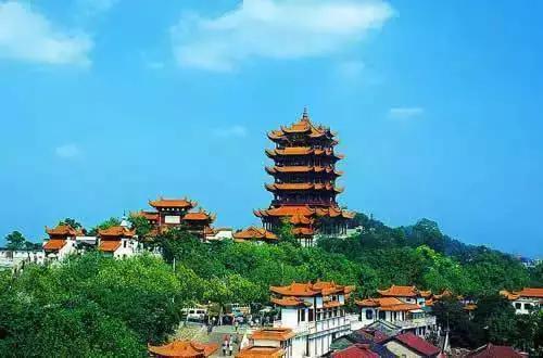 武汉至今已有3500年的历史,从春秋战国以来一直都是军事和商业的重要站点。