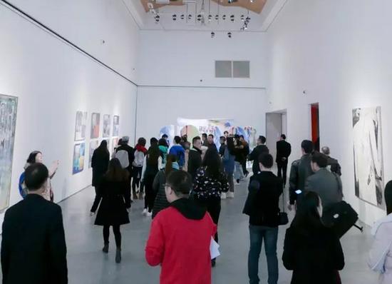 “解放的皮膚”展覽的展廳現(xiàn)場