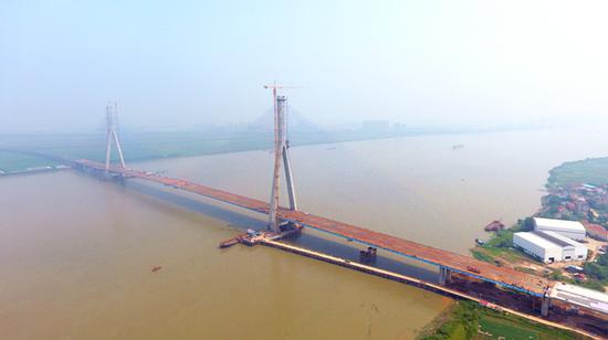 沌口长江大桥成功合龙图片来源：中交二航局