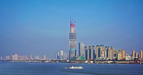 在建的武漢綠地中心。資料照片