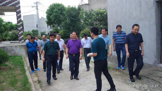 省住建廳李昌海廳長一行來黃陂就農(nóng)村生活垃圾及村灣環(huán)境治理工作進行調(diào)研。