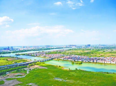 昨天,长江新城选址区域朱家河两岸美景。 未来朱家河两岸将会逐步建设成生态长廊,成为市民休闲的好去处