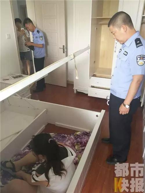 孕婦穿內(nèi)衣睡別人家床墊下