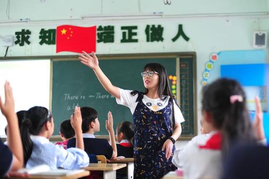 摄影记者 彭年 摄