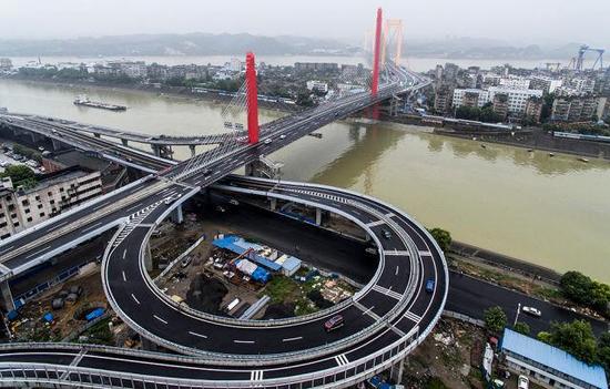 2016年7月18日位于湖北宜昌的至喜長江大橋建成通車。（新華社記者肖藝九攝）