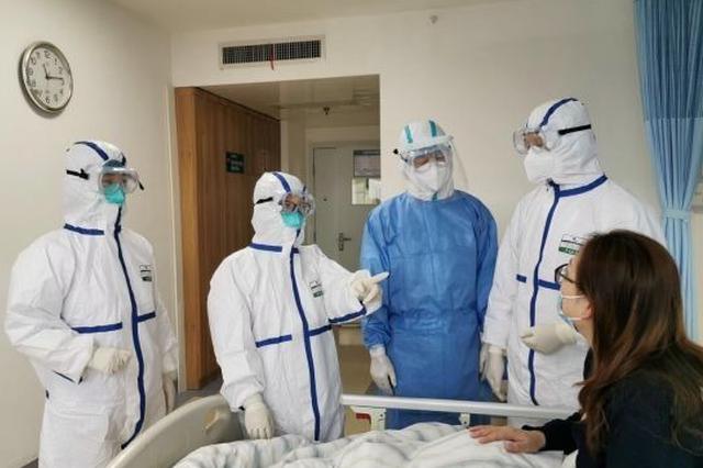 “鐵娘子”總管500人護理團隊 每天赴“紅區(qū)”督戰(zhàn)