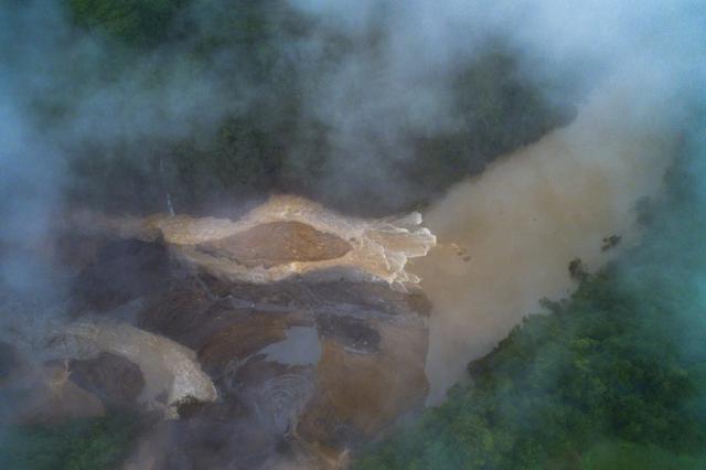 湖北恩施發(fā)生堰塞湖險情 8000余人安全轉(zhuǎn)移