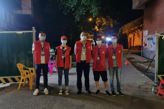 武漢封控區(qū)域：從容戰(zhàn)“疫” 筑牢每條防線