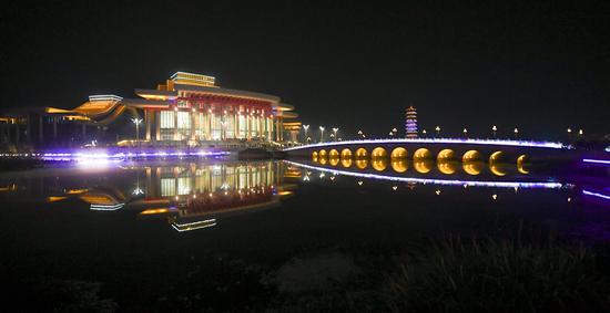 曹禺大剧院外景。吴燕军 摄