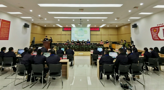 武汉庆祝环卫工人节活动 首次举办城管执法技能大比武