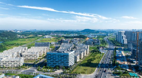 图为武汉市江夏区光谷南大健康产业园一角。柳斌 摄
