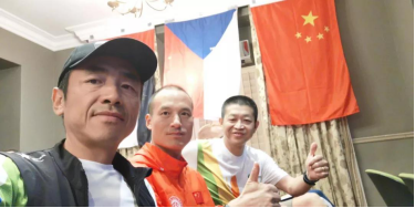 曹骏、蒲爱民、罗飞三人全球马拉松挑战赛赛前合照