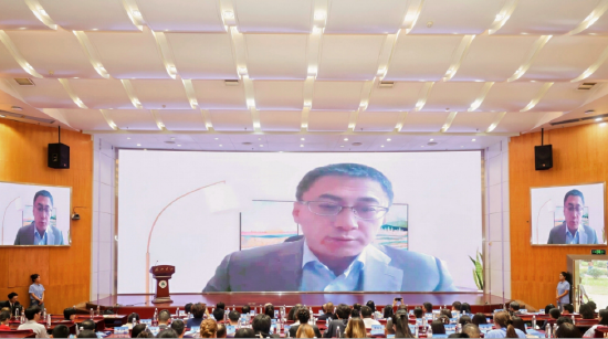 图：国务院新闻传播学科召集人、中国新闻史学会会长隋岩致辞