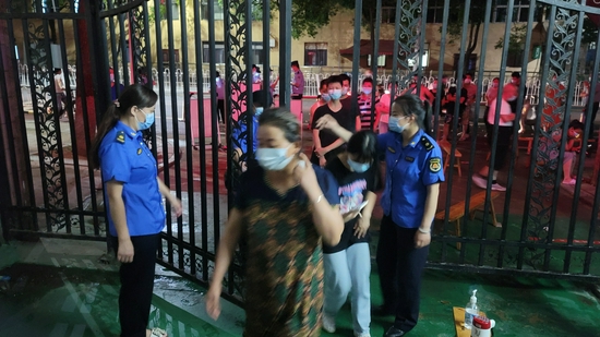 與時(shí)間賽跑 江夏城管配合保障二次核酸檢測(cè)工作