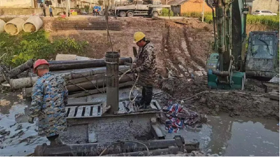 危桥重建施工现场