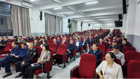 武当山风景区驾驶员安全教育和文明礼仪培训 李秀文 摄