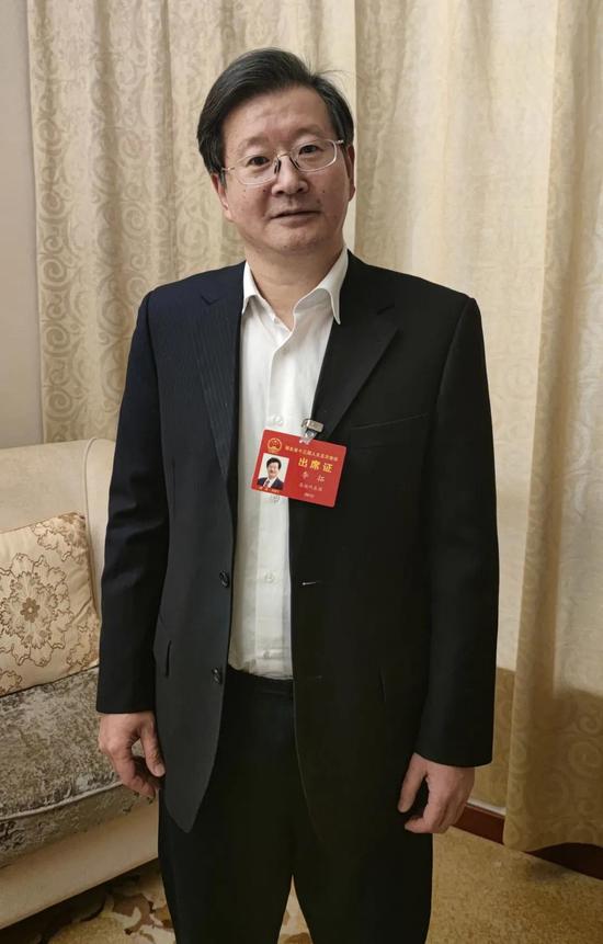 省人大代表、恩施州中心医院党委书记李拓(湖北日报见习记者 金凌云 摄)