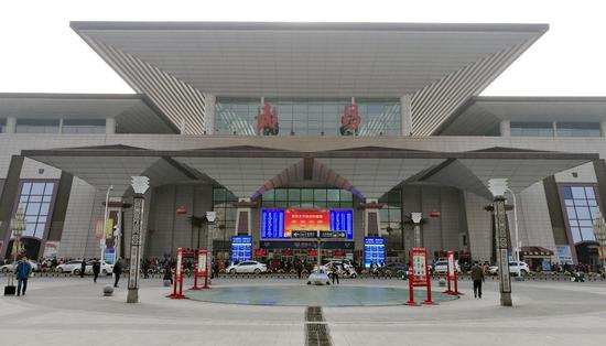 图为:百年武昌站。刘卫兵 摄