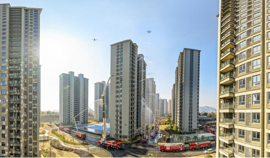 黄石消防开展高层建筑火灾综合救援实战演练&nbsp;&nbsp;周巍/摄