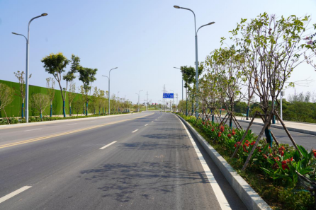 新机场路焕然一新 吴毅 摄