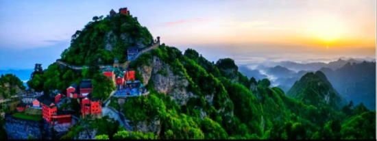 武当山金顶(十堰文旅提供)