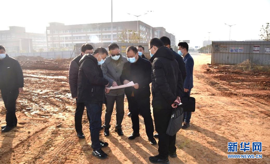 大冶湖高新区将亲商政企“午茶会”搬到了项目建设现场。新华网发