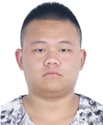 镇 波 男,20岁,温泉肖桥村人 户籍地:湖北省咸宁市咸安区温泉肖桥村十组 涉案:寻衅滋事案