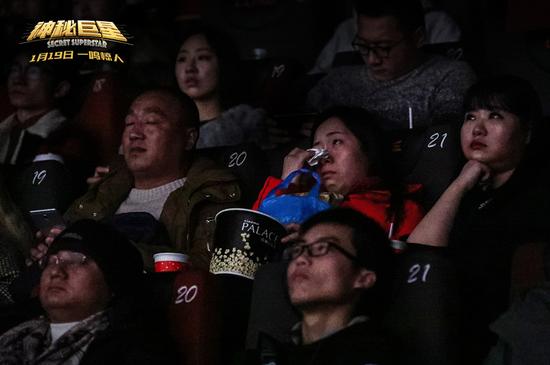 星》主创亮相武汉首映礼 阿米尔汗新作看哭江