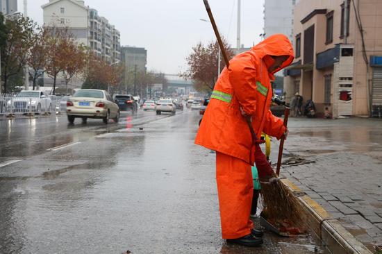 洪山城管启动融雪防冻工作方案 保障市民出行