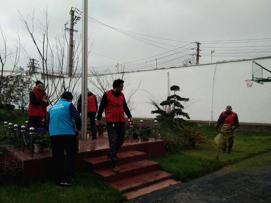 紫阳公园志愿者走进武昌消防中队开展学雷锋活