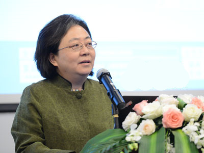 上海市卫生局副局长肖泽萍在圆桌会上发言