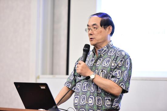 连锁邻家诊所创始人、美国佰健势医疗集团驻华总?#32654;?#20581;华 Joshua Li